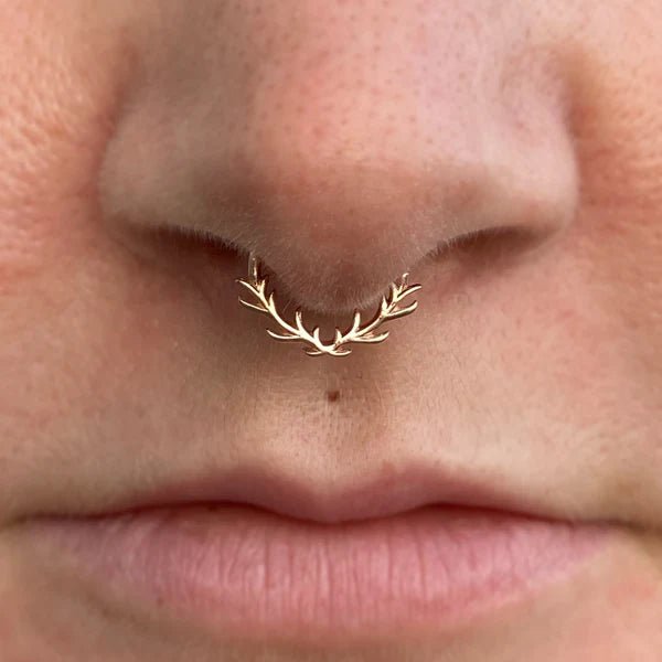 Antler-Inspired Curve Design in Yellow Gold – Close-Up