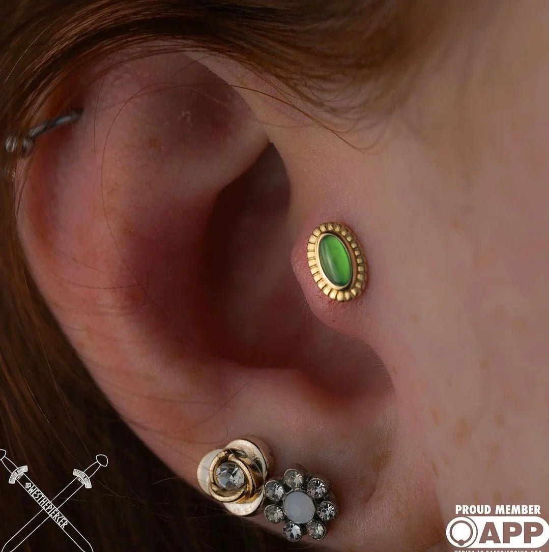 Valen II 14K Gold Threadless End with Chrysoprase – Front View