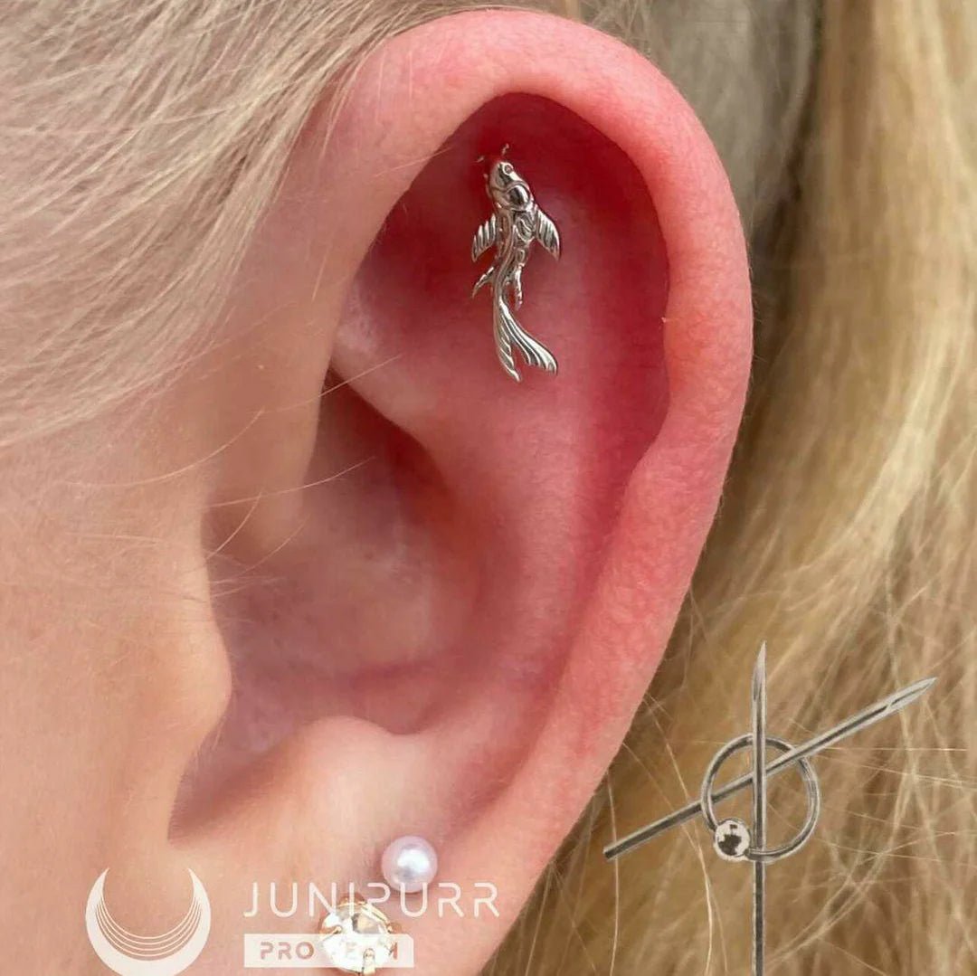 Flowing Koi Fish Shape in Yellow Gold – Macro Detail