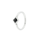 MAE BLACK SPINEL SEAMLESS RING piercing-zone.com