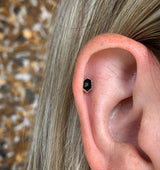 Side View of Pump Up with Elongated Black Agate Stone