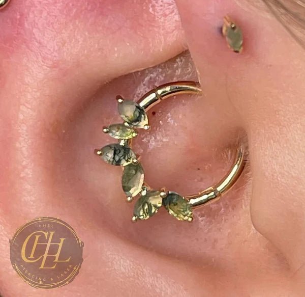 Alicia – 14K Gold Moss Agate Clicker Ring - piercing - zone.com