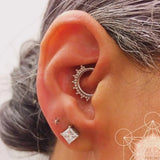 Gold Tri - Bead – 14K Gold Clicker - piercing - zone.com