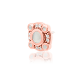 Styled ear photo with Inaya – luminous centerpiece for flat piercing