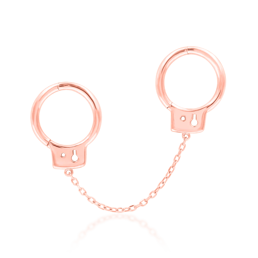 Detail Shot of Clicker Closure Mechanism and Chain Movement