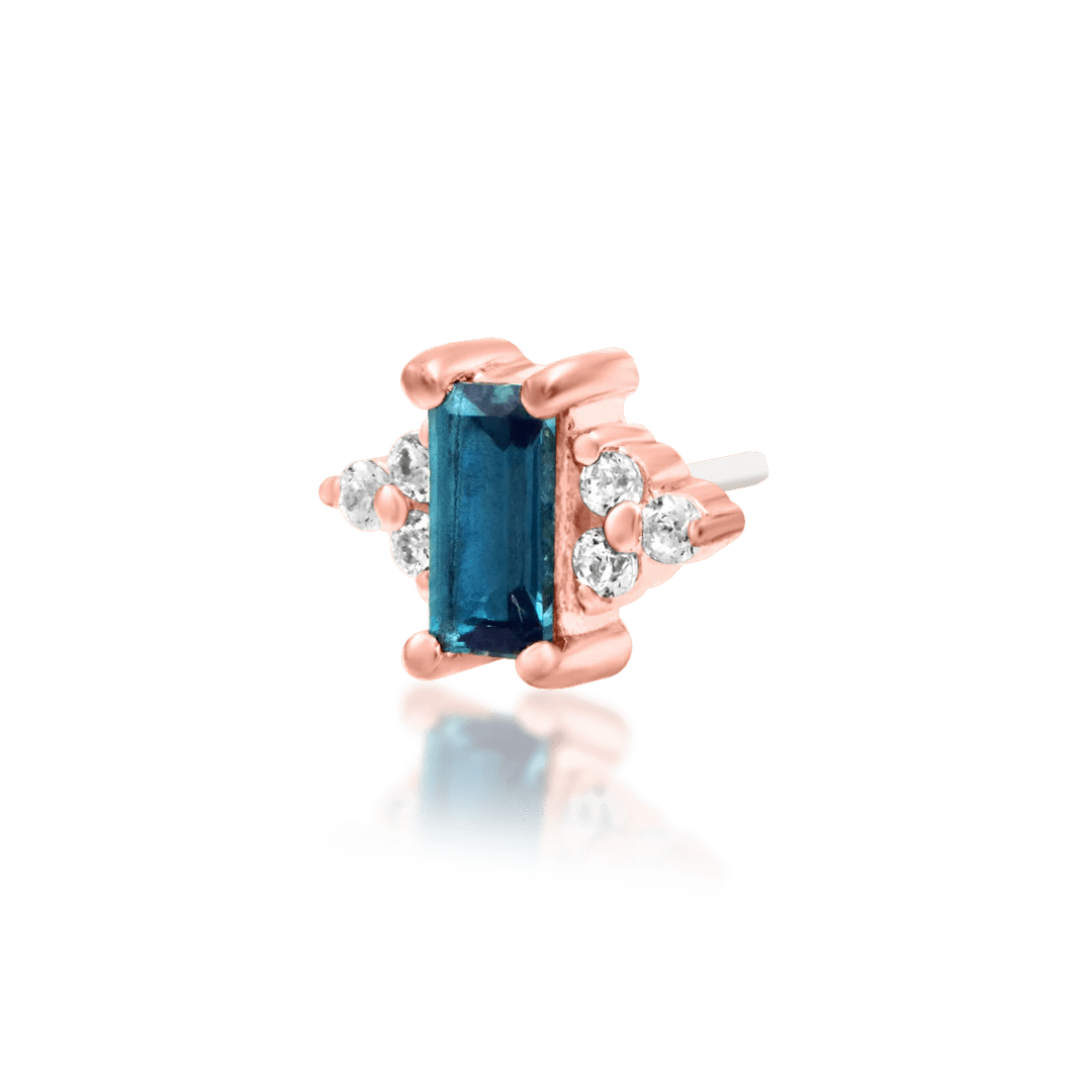 Styled ear photo of Nellie threadless end – bold look in flat piercing