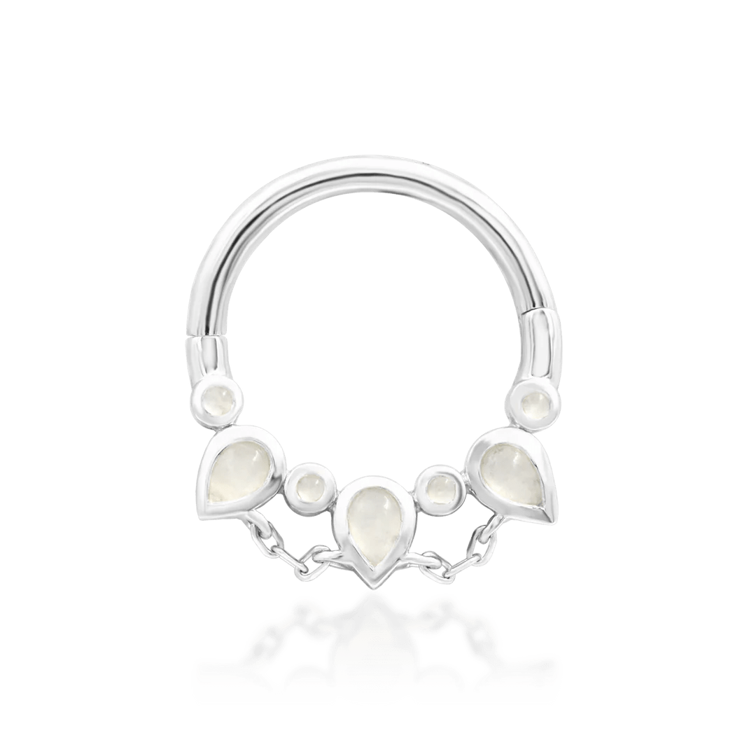 Front view of Catalina in white gold – elegant gemstone arc clicker