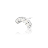 Front view of Curven jewelry in white gold – elegant curved design