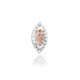 Front view of Glorie in white gold – delicate oval design with warm stone