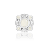 Front view of Inaya in white gold – ornate circular layout with sparkling stones