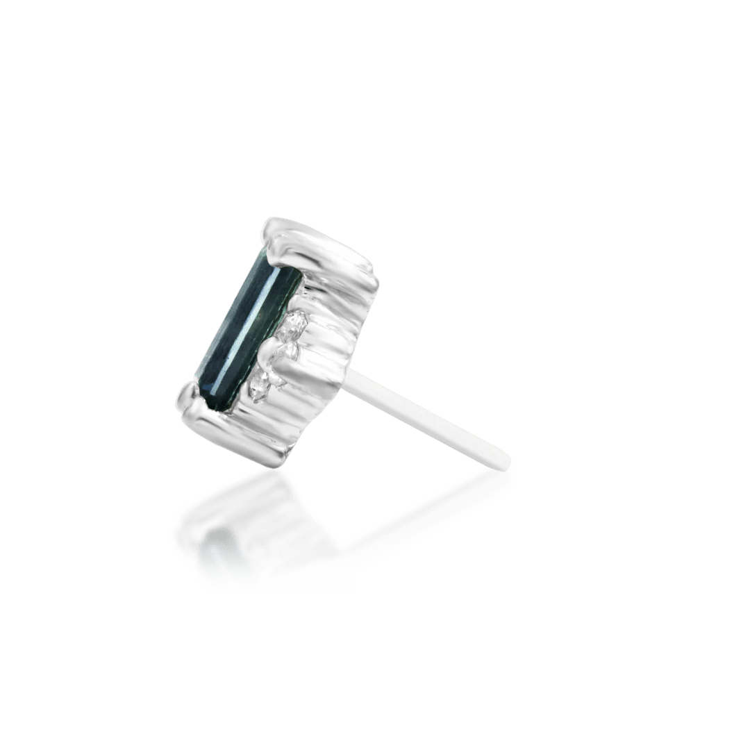 Side View Showing Baguette Alexandrite and Gold Setting