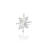 Macro shot of Ruth threadless end – moonstone and textured gold detail