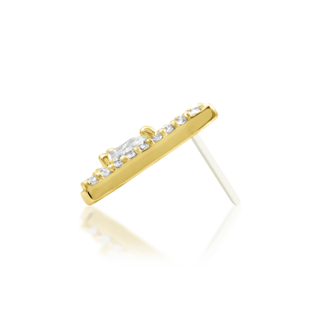 Model Wearing Pointessa in Flat Piercing – Geometric Look