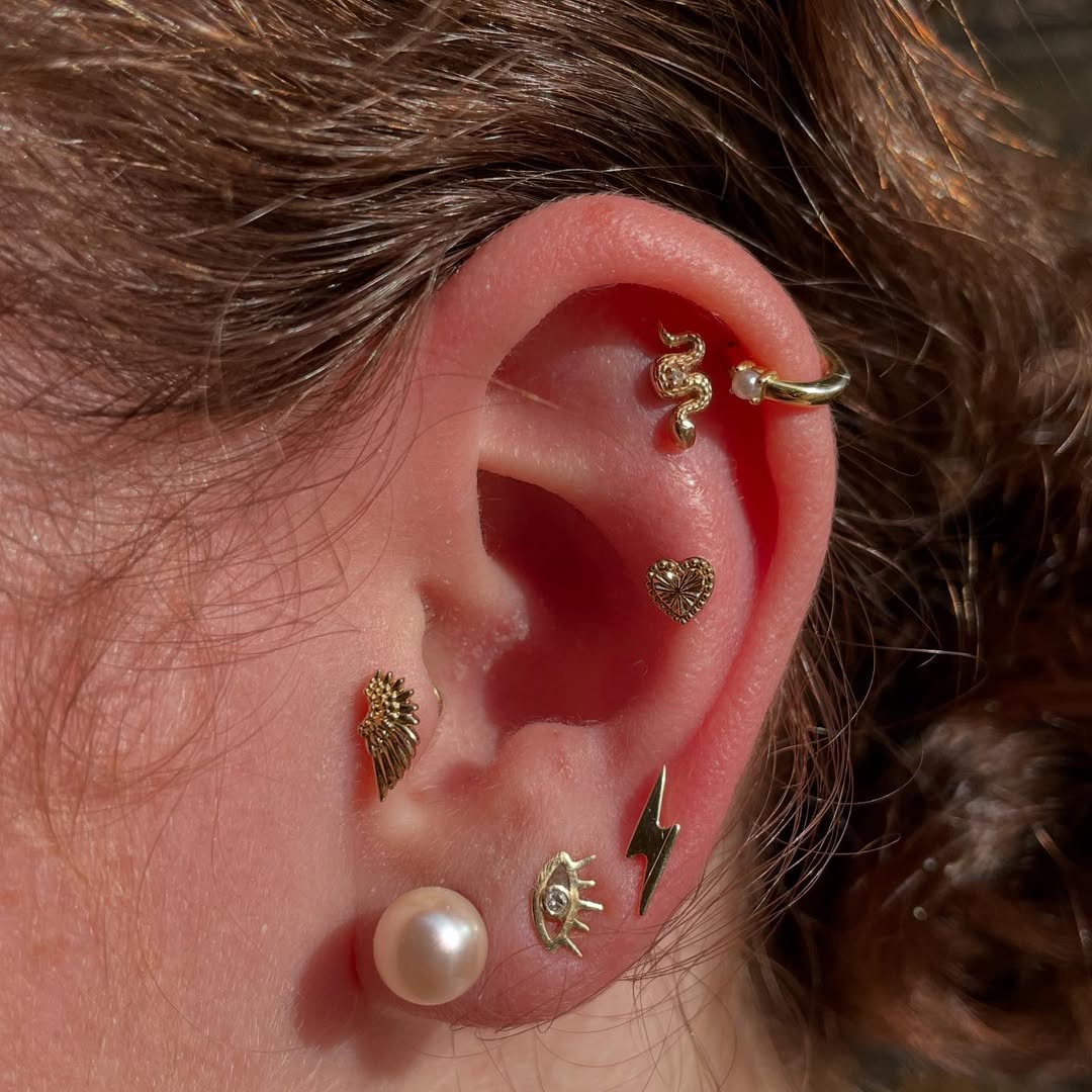 Lara – Textured Heart – 14K Gold Threadless End - piercing - zone.com