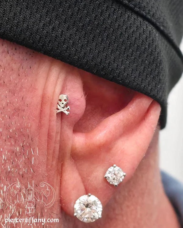 Skull Crossbone – Pirate Icon – 14K Gold Threadless End - piercing - zone.com