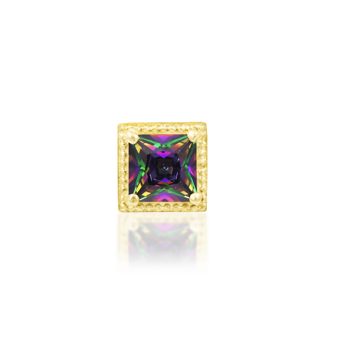 Queen Mystic in Yellow Gold – Studio Lighting Shot