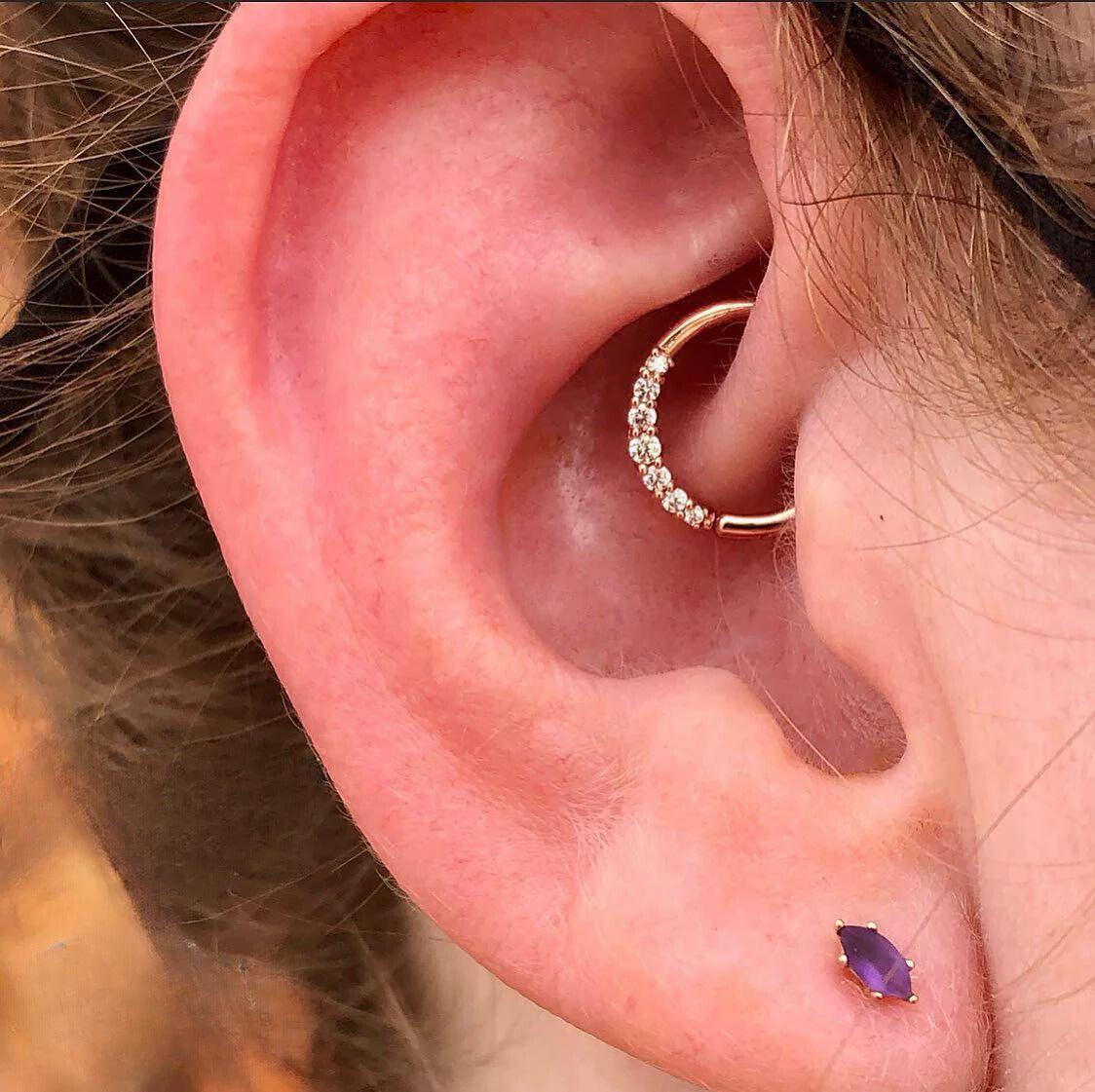 AUDREY - SWAROVSKI CZ - GOLD SEAMLESS RING piercing-zone.com