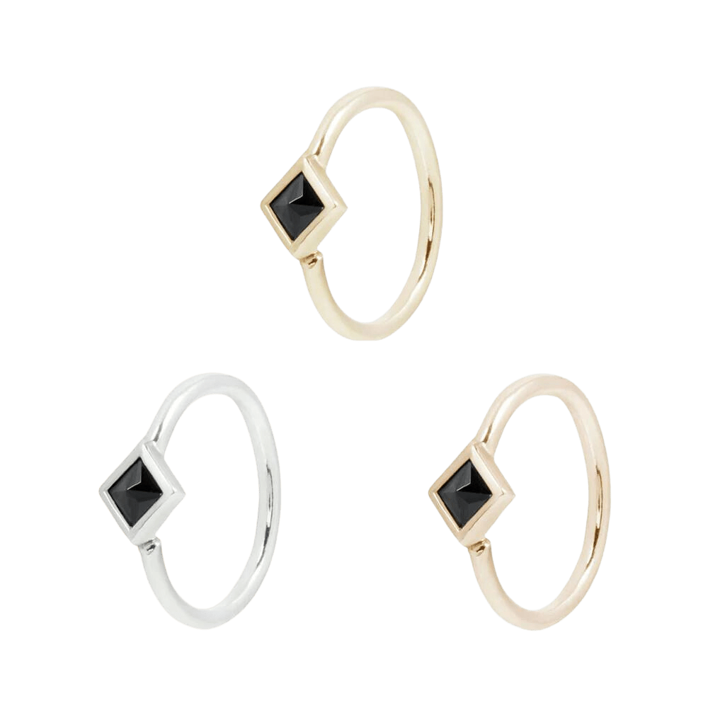 MAE BLACK SPINEL SEAMLESS RING piercing-zone.com