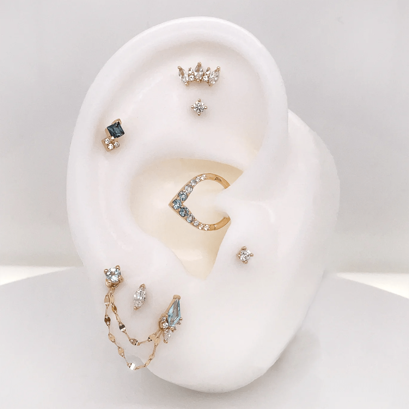 RISE + SHINE - BLUE TOPAZ OMBRE - SOLID 14KT GOLD CLICKER piercing-zone.com