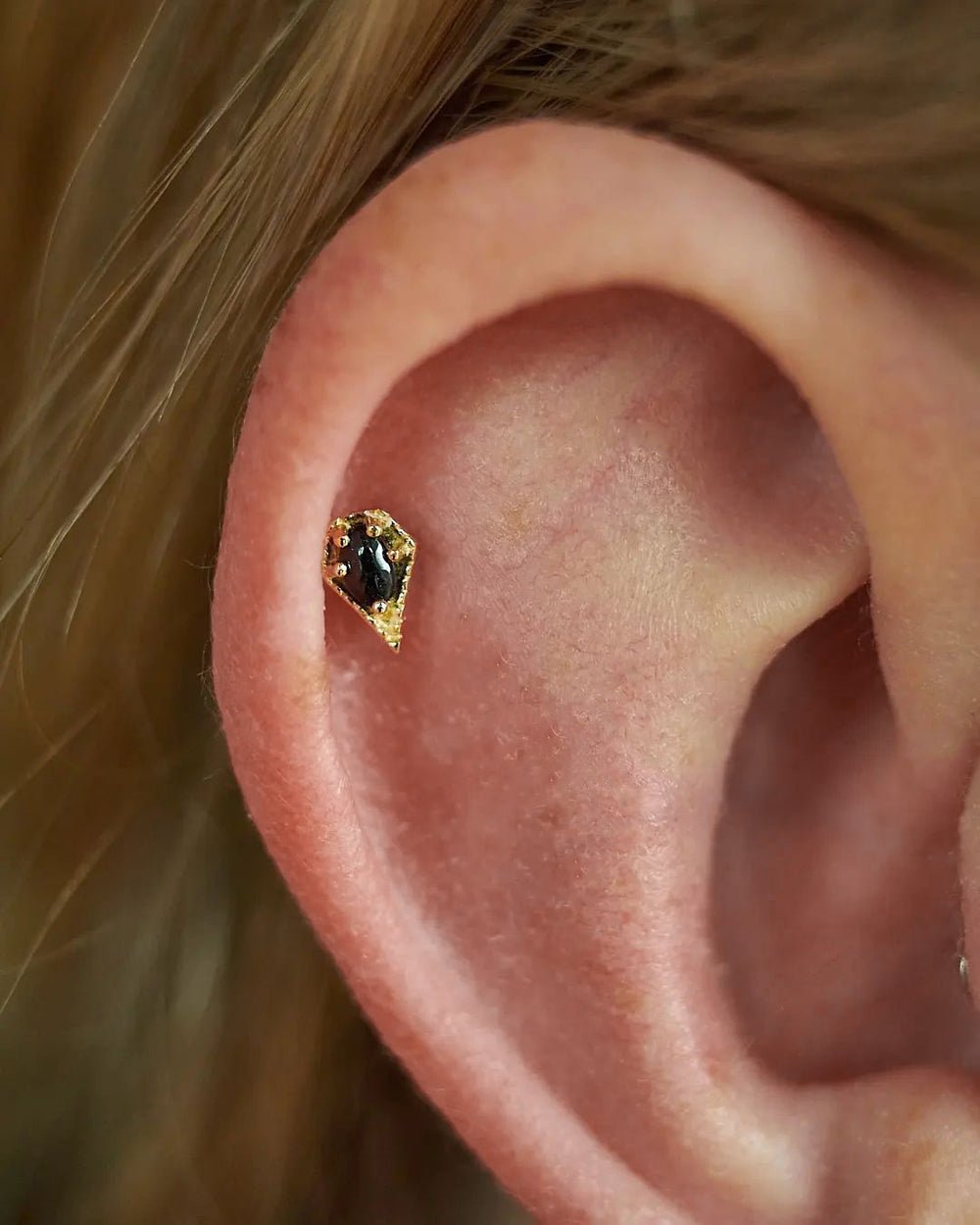 CADENCE - BLACK SPINEL - THREADLESS END piercing-zone.com