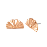 Close-up of Fan End in Solid Gold