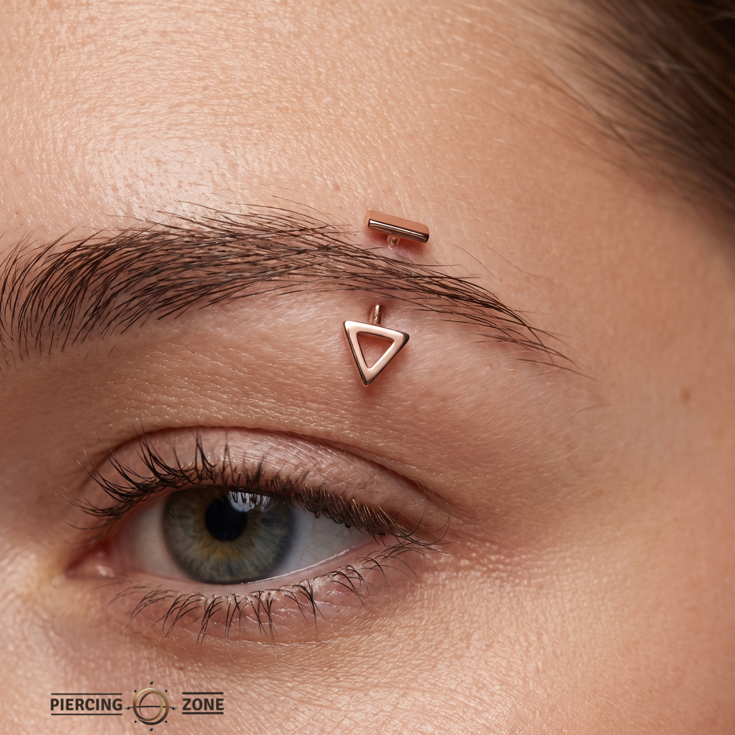 Geo Rook Star – 14K Gold Curved Barbell
