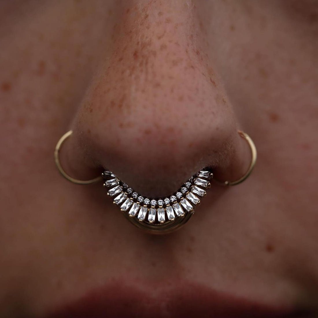 HYPNOTIC - CZ - SOLID 14KT GOLD CLICKER piercing-zone.com