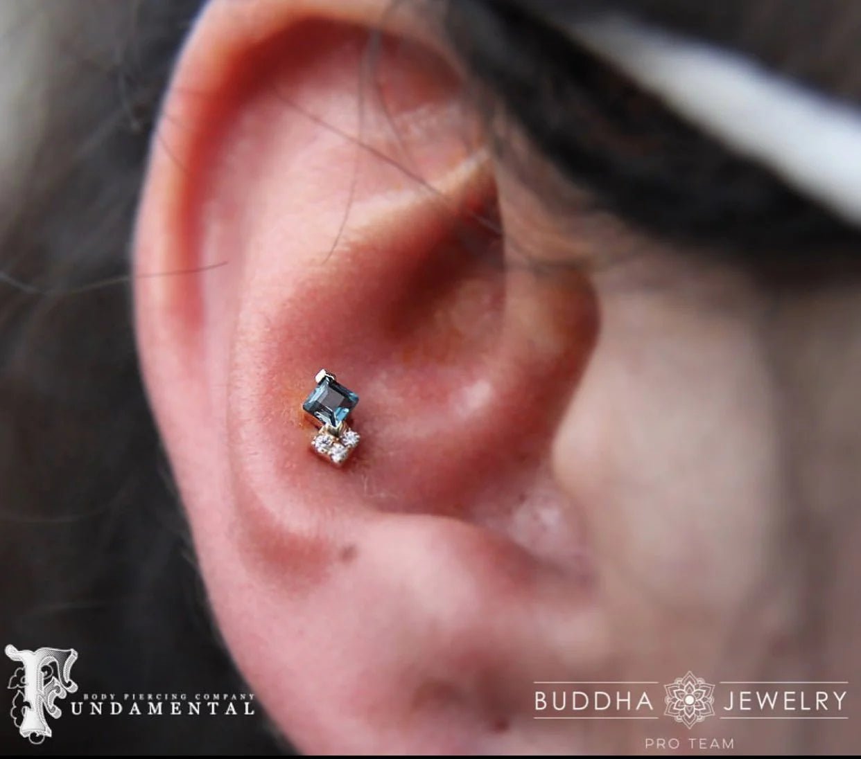 VIVIENNE - LONDON BLUE TOPAZ + CZ THREADLESS END piercing-zone.com