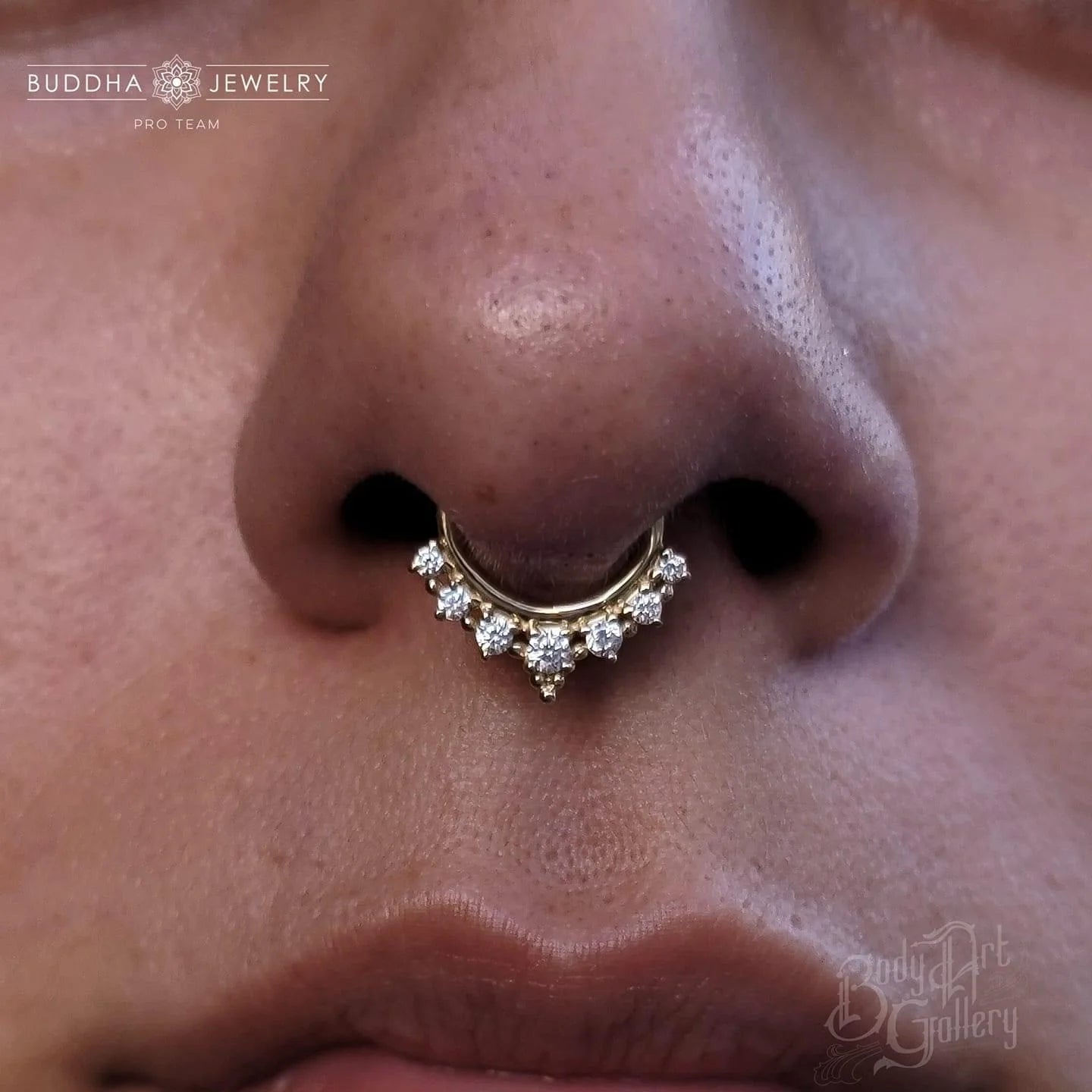 LALA - CZ - SOLID 14KT GOLD CLICKER piercing-zone.com