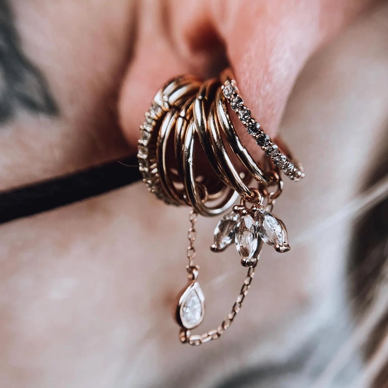 MOET CHARM 14KT SOLID GOLD + WHITE TOPAZ piercing-zone.com