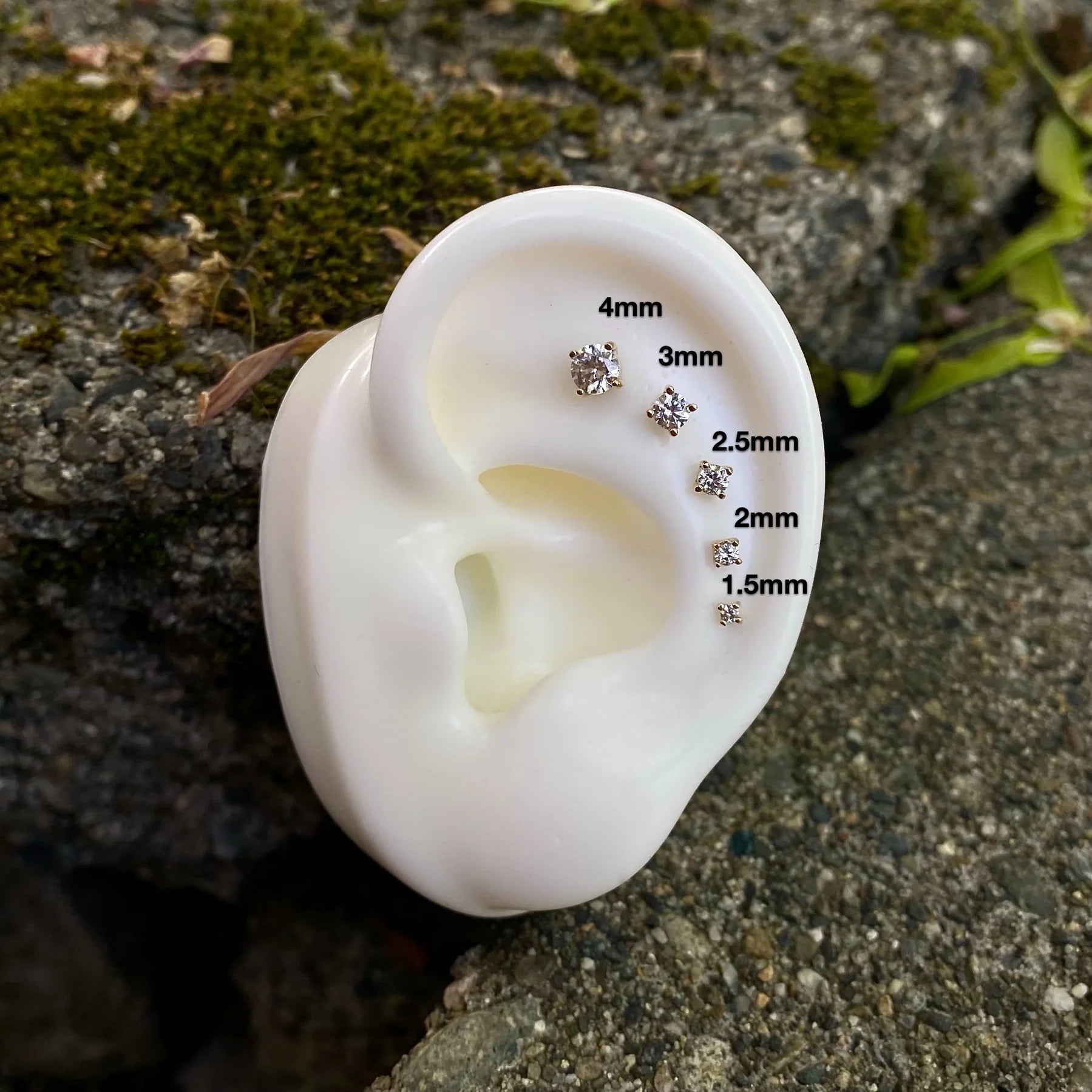 SWAROVSKI CRYSTAL PRONG - THREADLESS END piercing-zone.com
