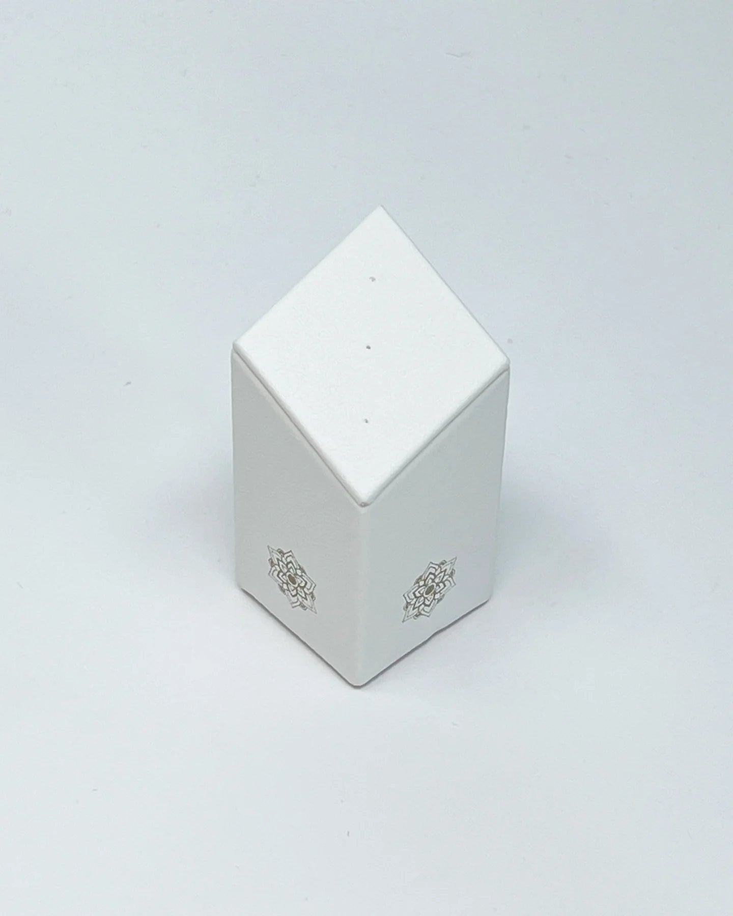 MINI VERTICAL 3 HOLE THREADLESS END DISPLAY piercing-zone.com