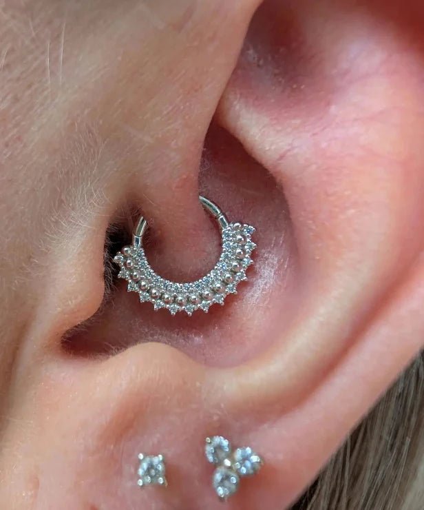 Model Wearing Heart of Gold in Septum Piercing – Glamorous Styling