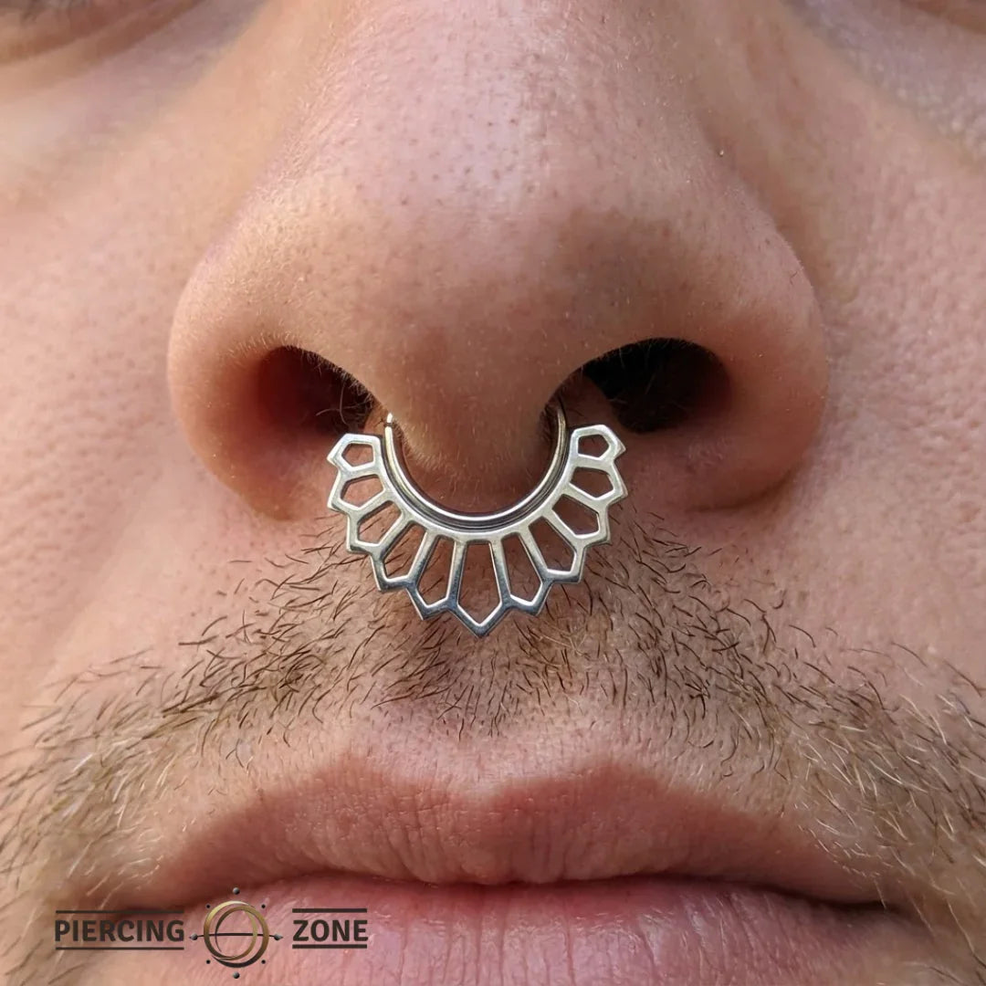 Marie Seamless Ring – 14K Gold Cup & Divot Design