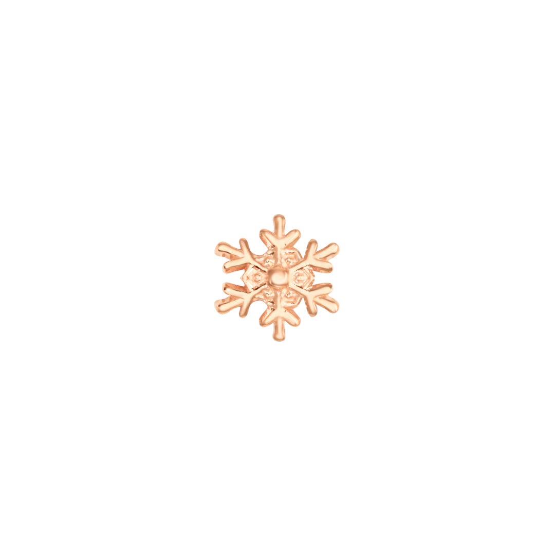 Close-up of Petite Snowflake End in Solid Gold