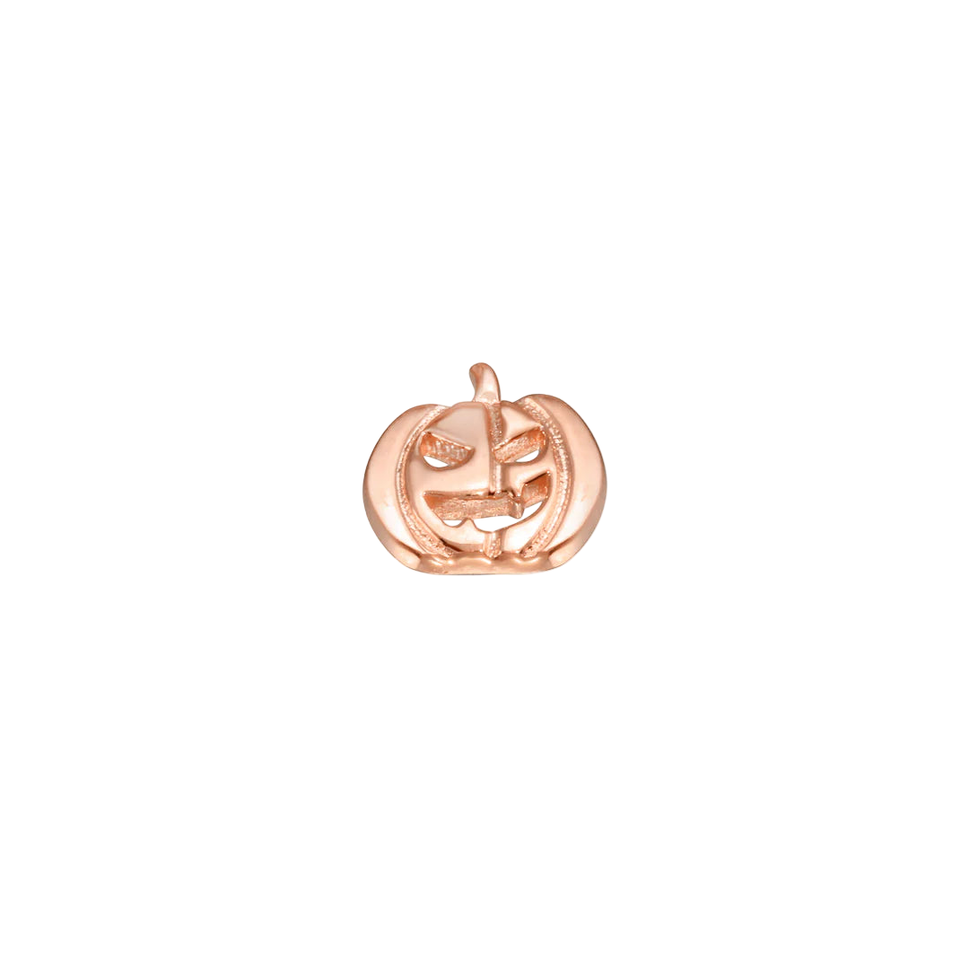 Close-up of Pumpkin End in Solid Gold