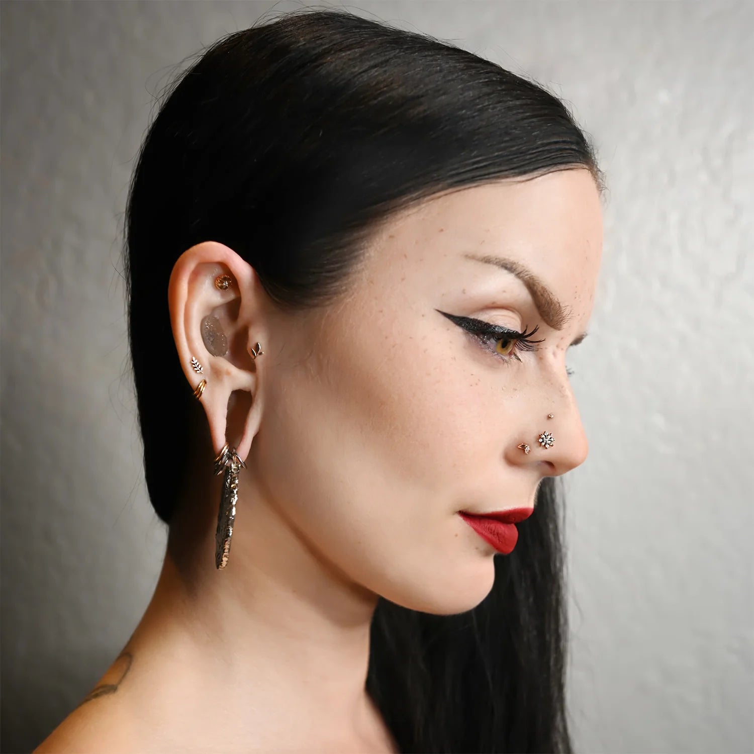 6mm gold threadless end for nostril, philtrum, or curated ear
