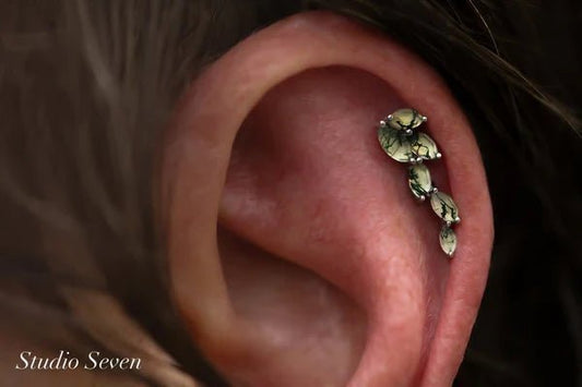 Agatha – 14K Gold Moss Agate Threadless End