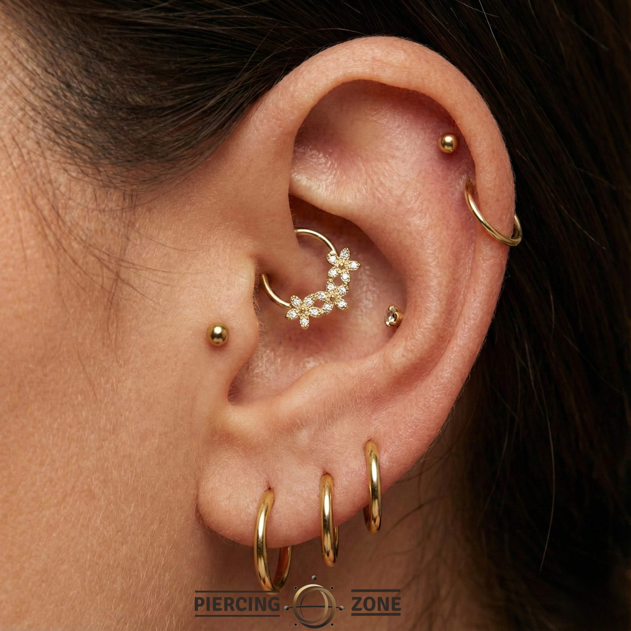 Alyssa Seamless Ring – 14K Gold Micro-Cluster Arc Design