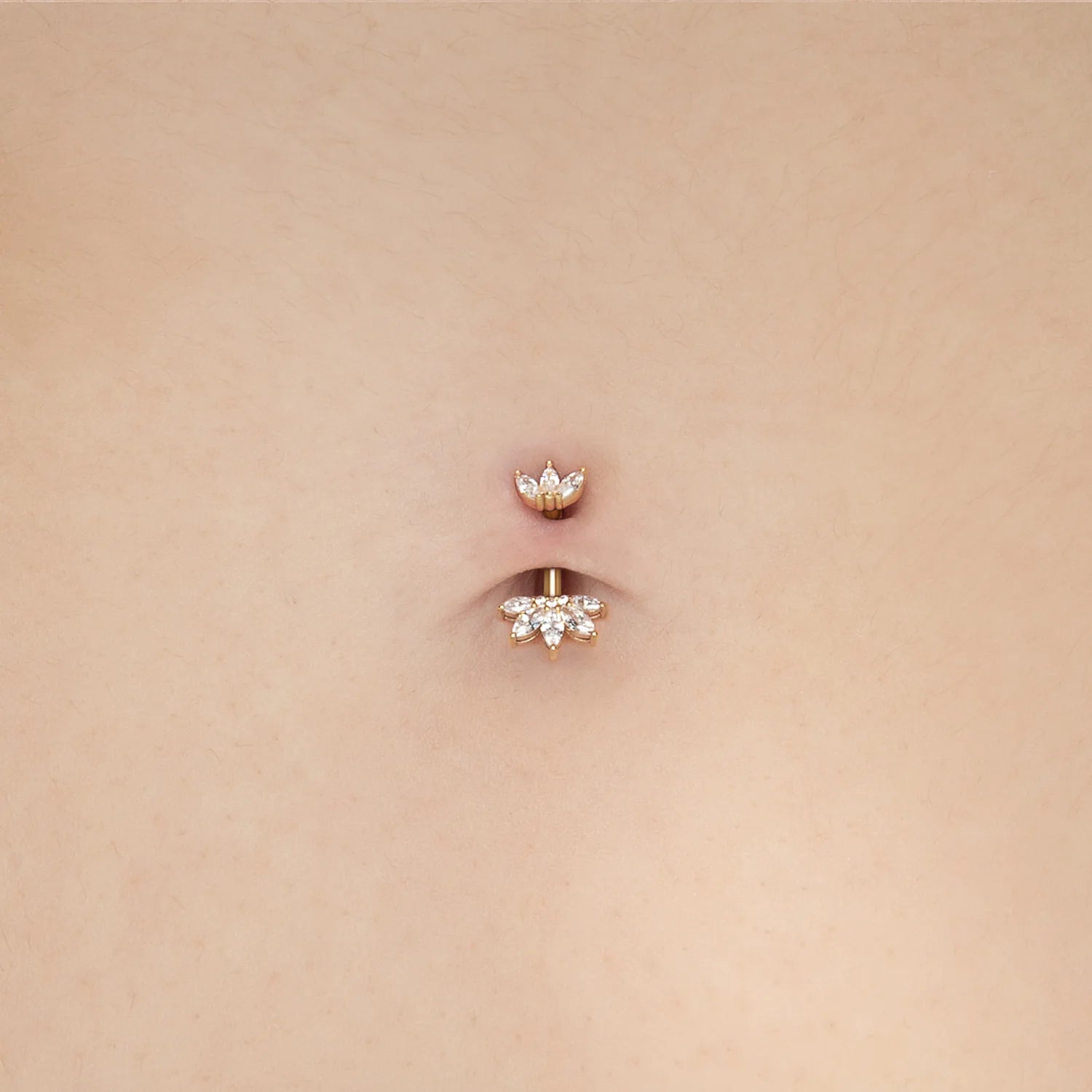 Valentina Threadless End in Yellow Gold – Studio Lighting