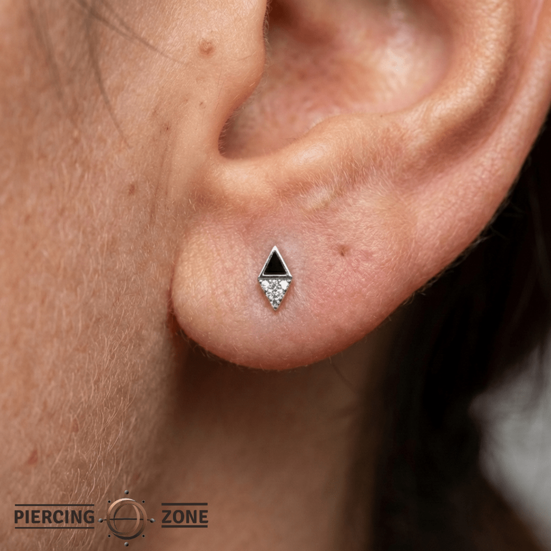 Almost Famous – Black Agate & CZ Triangle – 14K Gold Threadless End - piercing - zone.com
