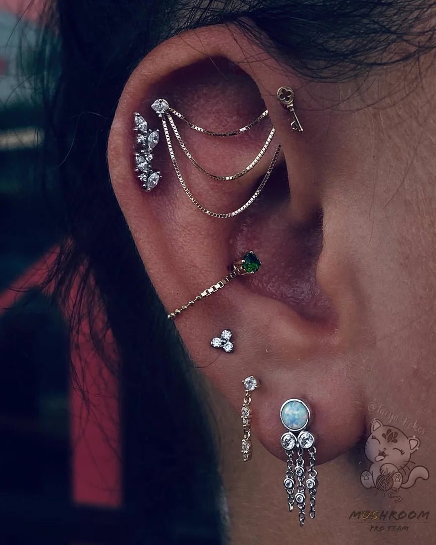 Andreia – Vine CZ Cluster – 14K Gold Threadless End - piercing - zone.com