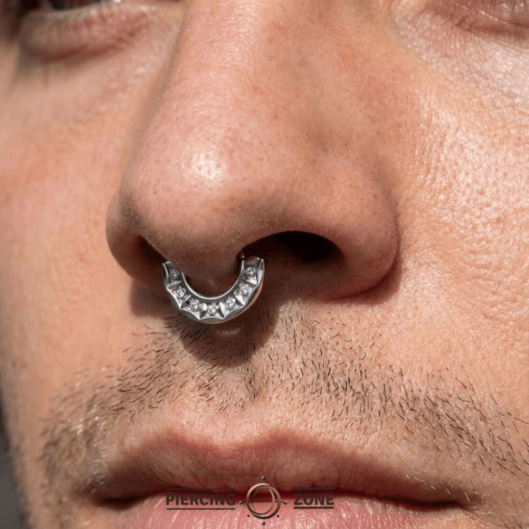 Anilyse Seamless Ring – 14K Gold Seven - Gem Bold Design - piercing - zone.com