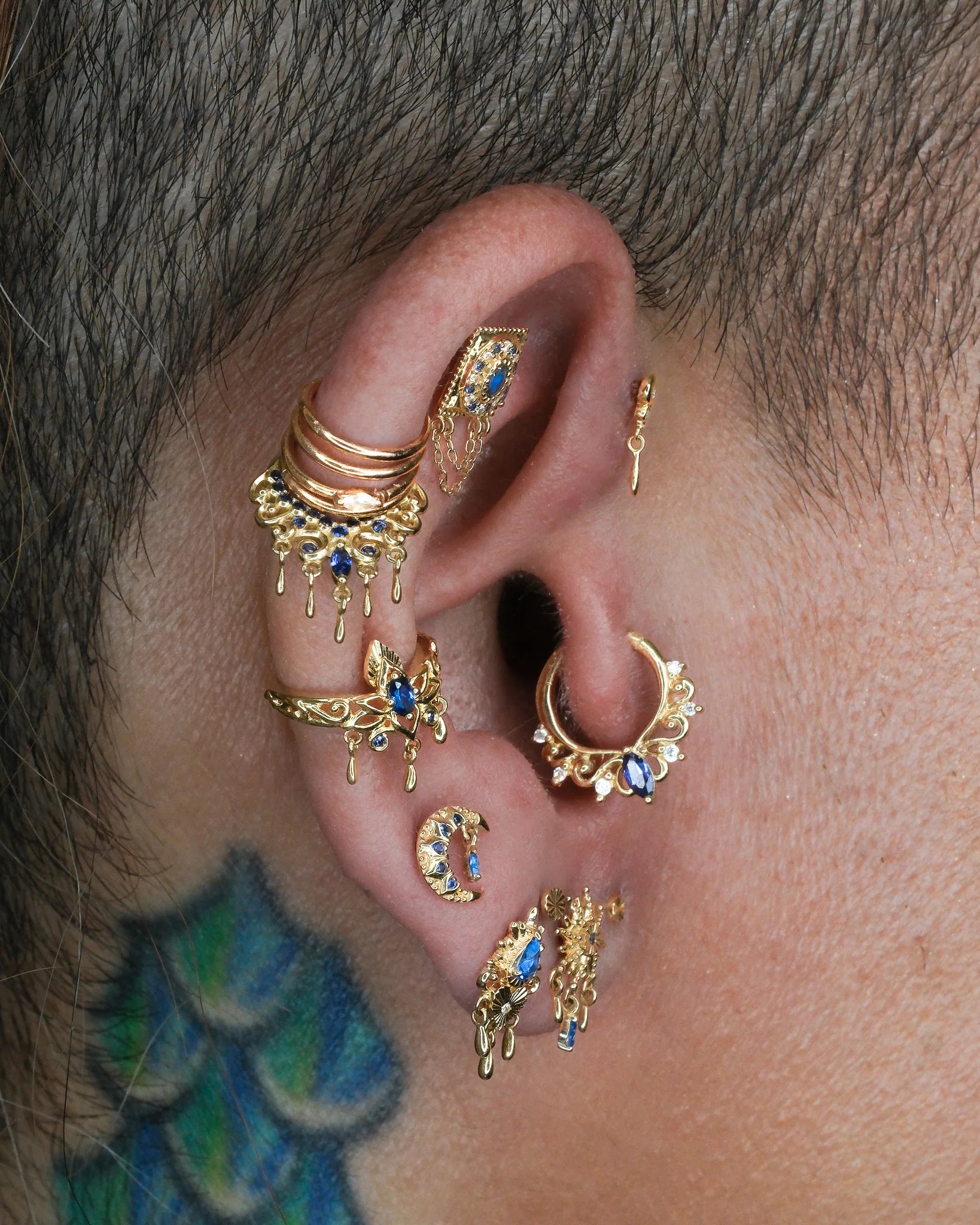 Anoora Clicker - 14K Gold Lab Blue Sapphire Clicker Ring - piercing-zone.com