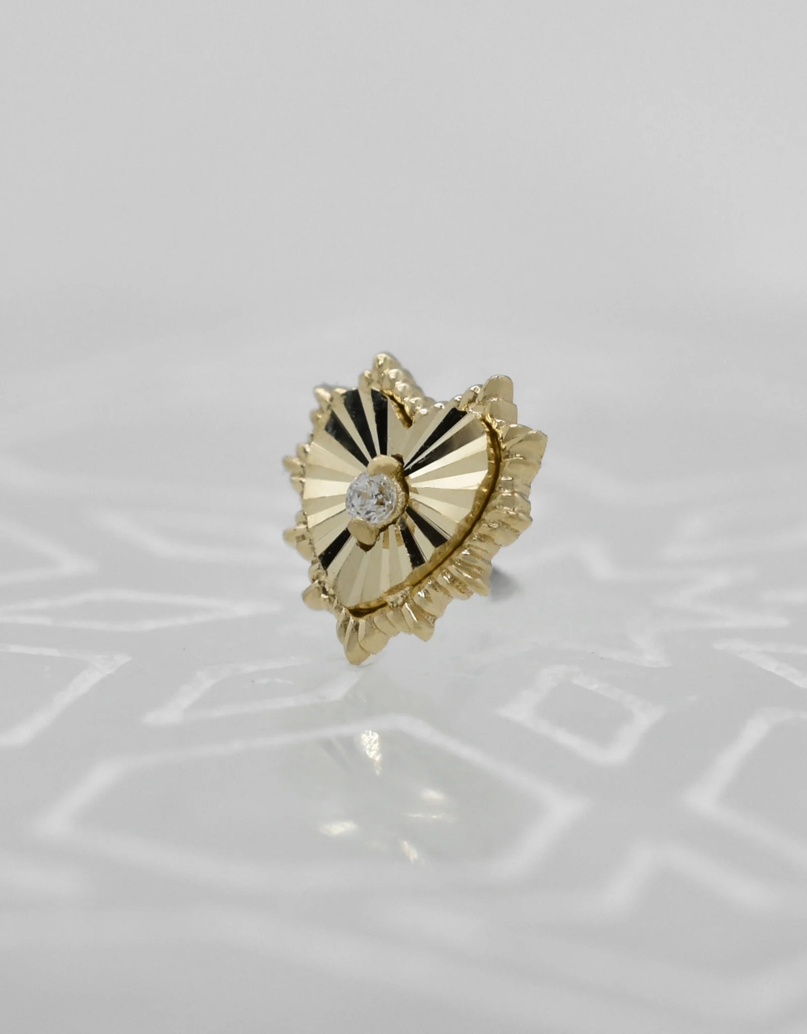 Bad Romance – Heart CZ – 14K Gold Threadless End - piercing - zone.com