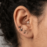 Bee Chic – Black Spinel Bee – 14K Gold Threadless End - piercing - zone.com