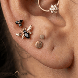 Bee Chic – Black Spinel Bee – 14K Gold Threadless End - piercing - zone.com