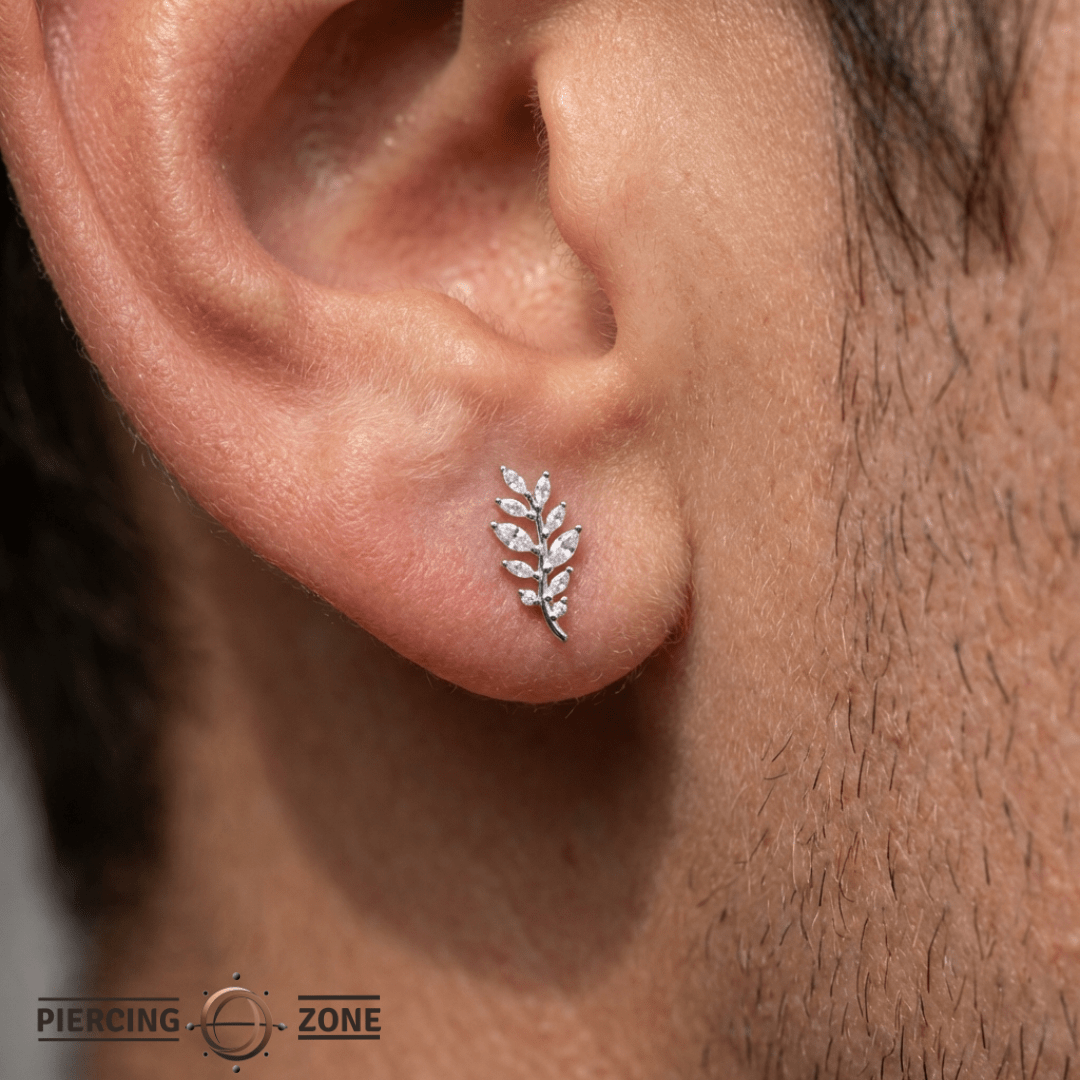 Botaniste – CZ Bloom – 14K Gold Threadless End - piercing - zone.com