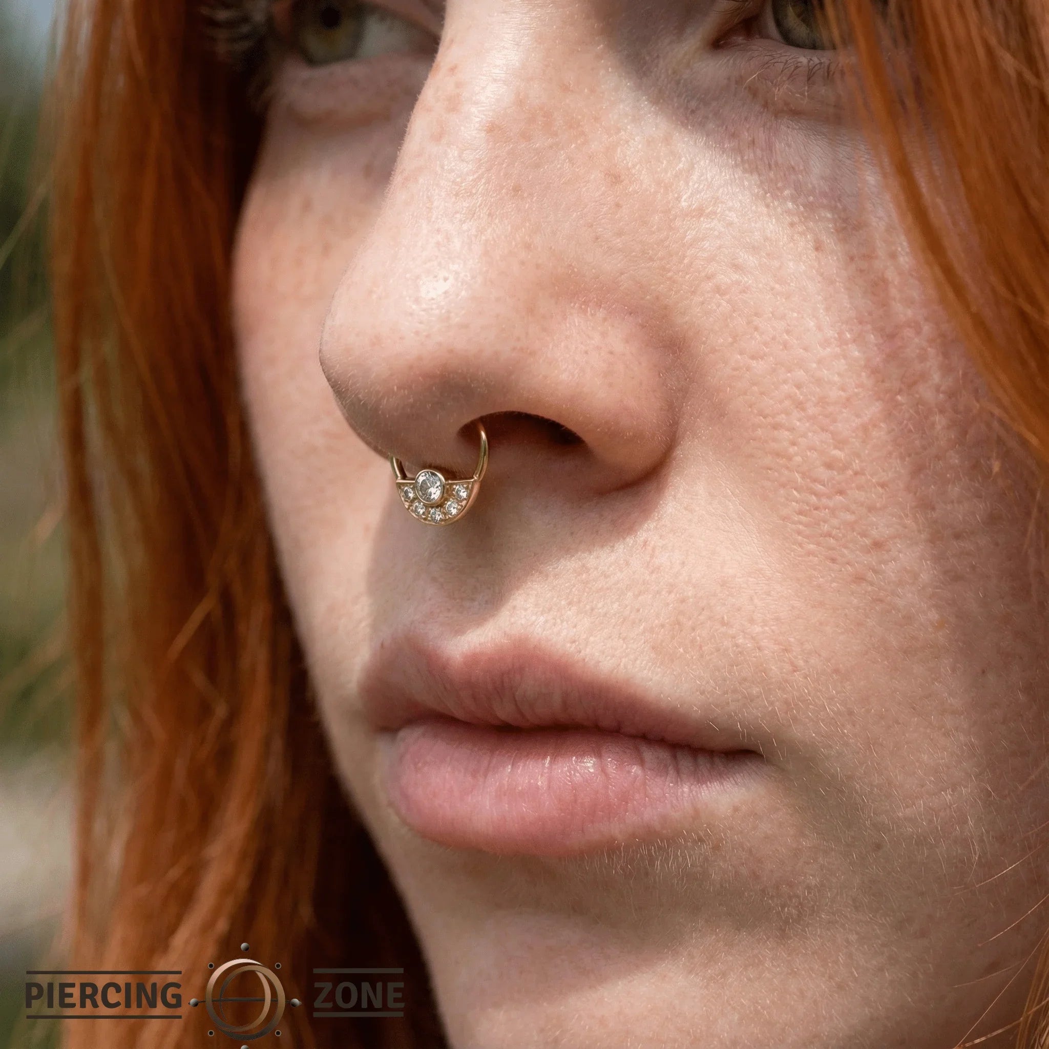 Cecilia Seamless Ring – 14K Gold Multi - Gem Round Design - piercing - zone.com