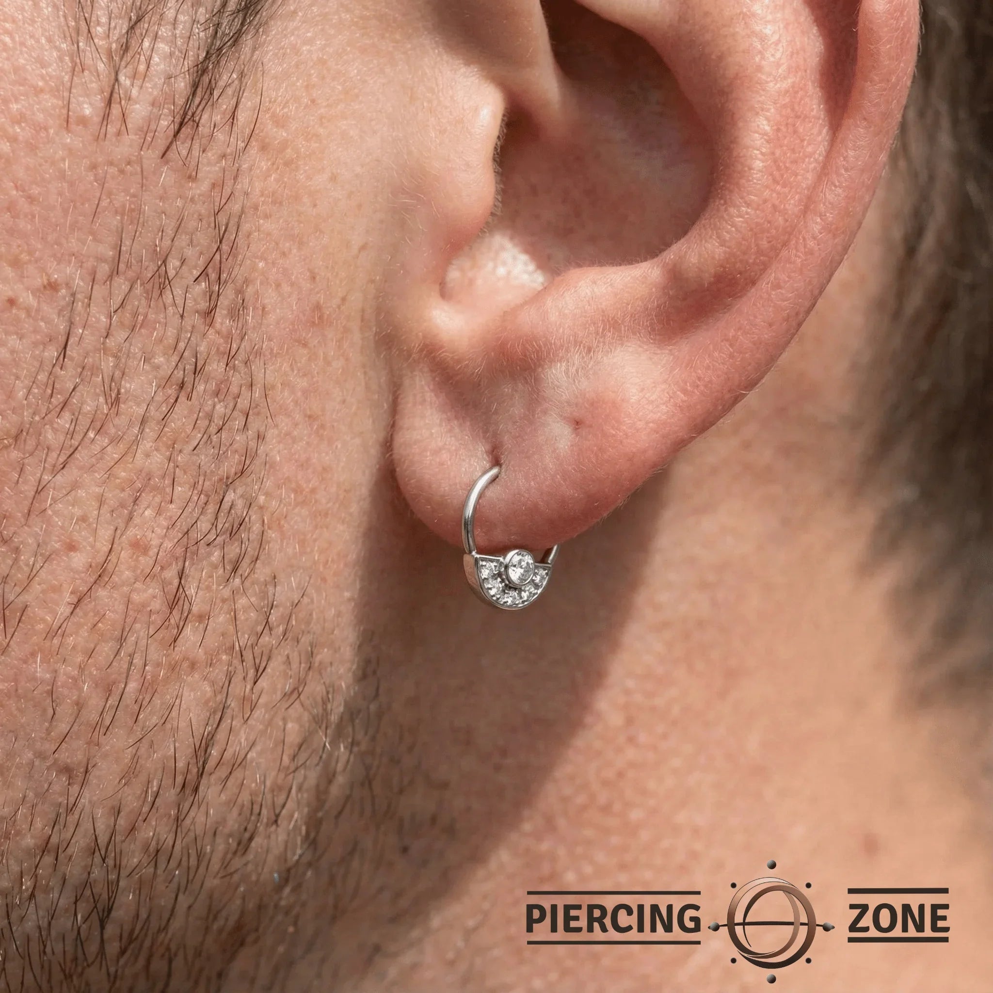 Cecilia Seamless Ring – 14K Gold Multi - Gem Round Design - piercing - zone.com